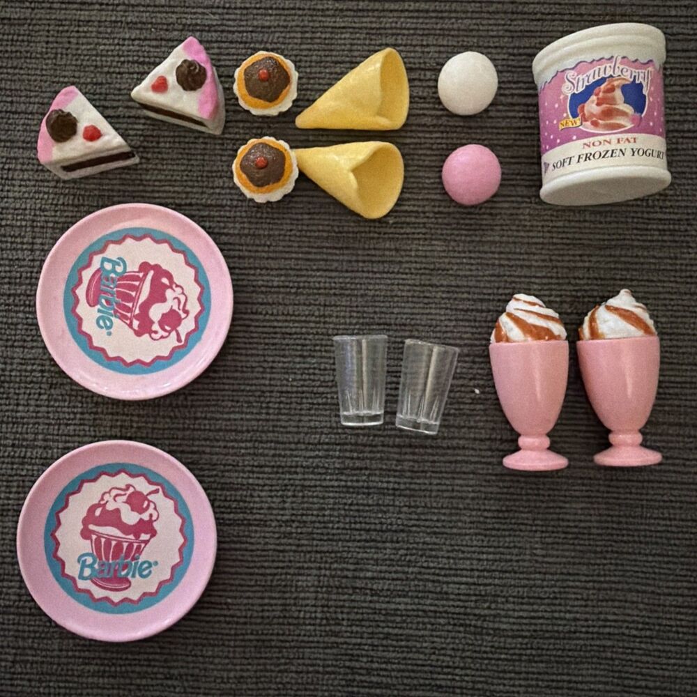 Vtg BARBIE DOLL FUN FIXIN' DESSERT SET MINI FOOD 1997 67682 67685 READ